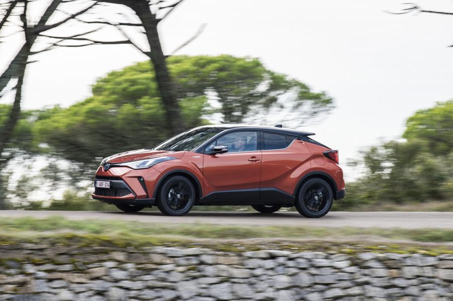  Toyota C-HR Hybrid 2019 года  (WW) (фото 83 из 174)